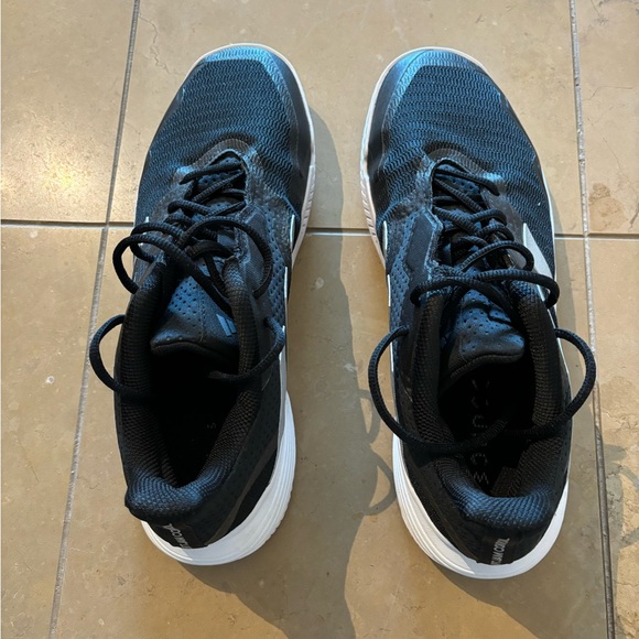 Adidas Tennis Shoes - Picture 4 of 9